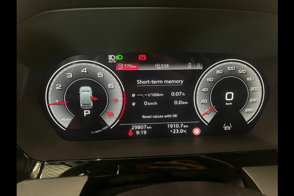 Audi A3 Sportback 30 TFSI Advanced edition Navigatie Apple Carplay Android Auto Camera Parkeerhulp Adaptive Cruise Control Stoelverwarming Virtual Cockpit Full Led Climate Control Lichtmetalen velgen