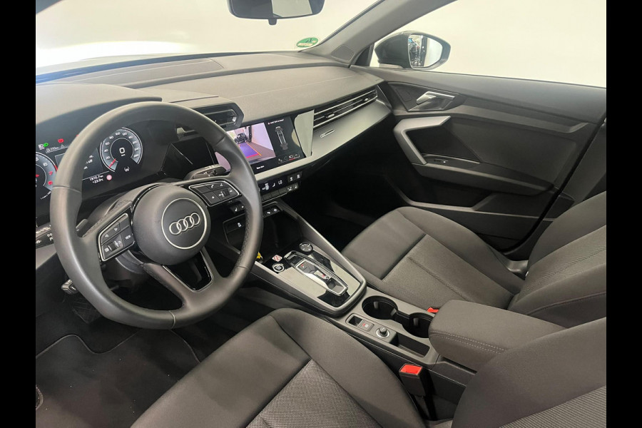 Audi A3 Sportback 30 TFSI Advanced edition Navigatie Apple Carplay Android Auto Camera Parkeerhulp Adaptive Cruise Control Stoelverwarming Virtual Cockpit Full Led Climate Control Lichtmetalen velgen