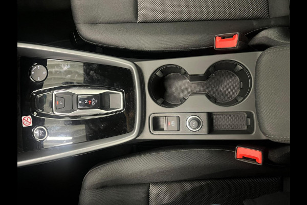 Audi A3 Sportback 30 TFSI Advanced edition Navigatie Apple Carplay Android Auto Camera Parkeerhulp Adaptive Cruise Control Stoelverwarming Virtual Cockpit Full Led Climate Control Lichtmetalen velgen