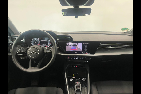 Audi A3 Sportback 30 TFSI Advanced edition Navigatie Apple Carplay Android Auto Camera Parkeerhulp Adaptive Cruise Control Stoelverwarming Virtual Cockpit Full Led Climate Control Lichtmetalen velgen