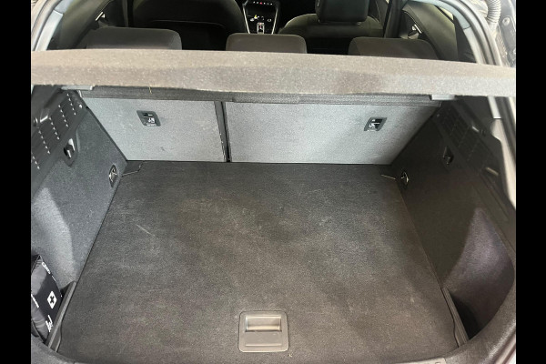Audi A3 Sportback 30 TFSI Advanced edition Navigatie Apple Carplay Android Auto Camera Parkeerhulp Adaptive Cruise Control Stoelverwarming Virtual Cockpit Full Led Climate Control Lichtmetalen velgen
