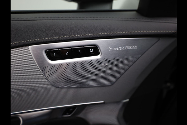 Volvo XC90 2.0 T8 Recharge AWD Ultimate Dark | Pano | Luchtvering | Bowers & Wilkins | Trekhaak | Prijs Rijklaar!!