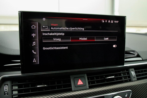 Audi A4 Avant 2.0 TFSI S line Black Edition Facelift 245pk S-Tronic! 1e|DLR|Panoramadak|Virtual Cockpit|Leder|LED Matrix|Black|20