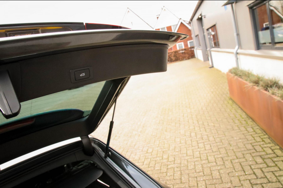 Audi A4 Avant 2.0 TFSI S line Black Edition Facelift 245pk S-Tronic! 1e|NL|DLR|Panoramadak|Virtual Cockpit|Leder|LED Matrix|Black