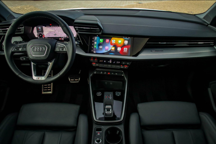 Audi A3 Limousine 35 1.5 TFSI S Edition One S-line 150pk S-Tronic Lederen kuipstoelen|Virtual Cockpit|Panoramadak|LED Matrix|Black