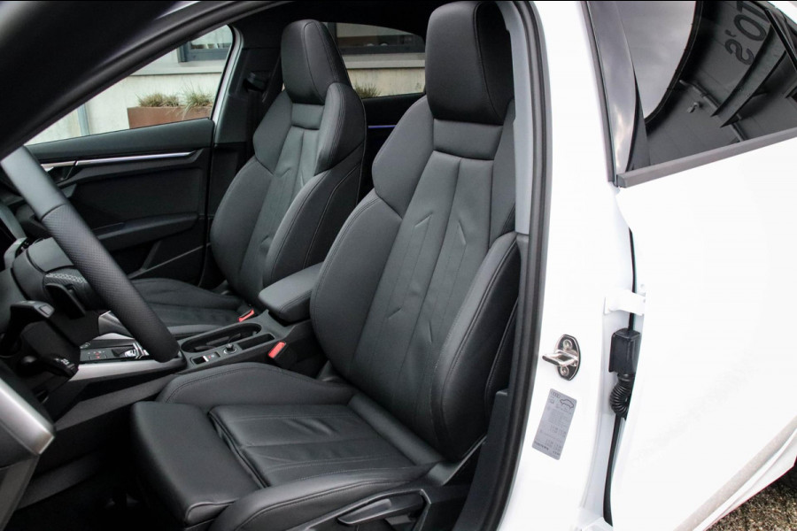 Audi A3 Limousine 35 1.5 TFSI S Edition One S-line 150pk S-Tronic Lederen kuipstoelen|Virtual Cockpit|Panoramadak|LED Matrix|Black