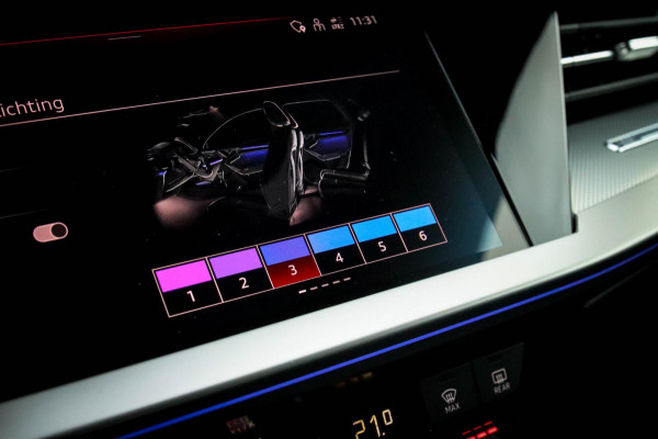 Audi A3 Limousine 35 1.5 TFSI S Edition One S-line 150pk S-Tronic Lederen kuipstoelen|Virtual Cockpit|Panoramadak|LED Matrix|Black