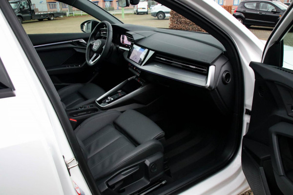 Audi A3 Limousine 35 1.5 TFSI S Edition One S-line 150pk S-Tronic Lederen kuipstoelen|Virtual Cockpit|Panoramadak|LED Matrix|Black