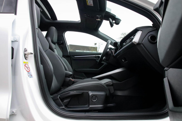 Audi A3 Limousine 35 1.5 TFSI S Edition One S-line 150pk S-Tronic Lederen kuipstoelen|Virtual Cockpit|Panoramadak|LED Matrix|Black
