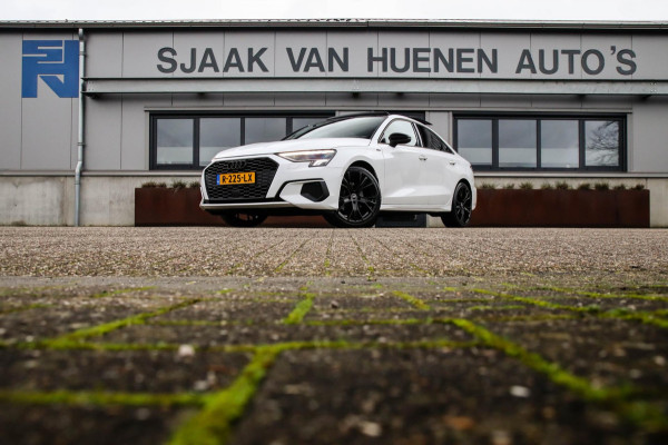 Audi A3 Limousine 35 1.5 TFSI S Edition One S-line 150pk S-Tronic Lederen kuipstoelen|Virtual Cockpit|Panoramadak|LED Matrix|Black