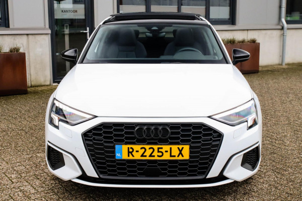 Audi A3 Limousine 35 1.5 TFSI S Edition One S-line 150pk S-Tronic Lederen kuipstoelen|Virtual Cockpit|Panoramadak|LED Matrix|Black