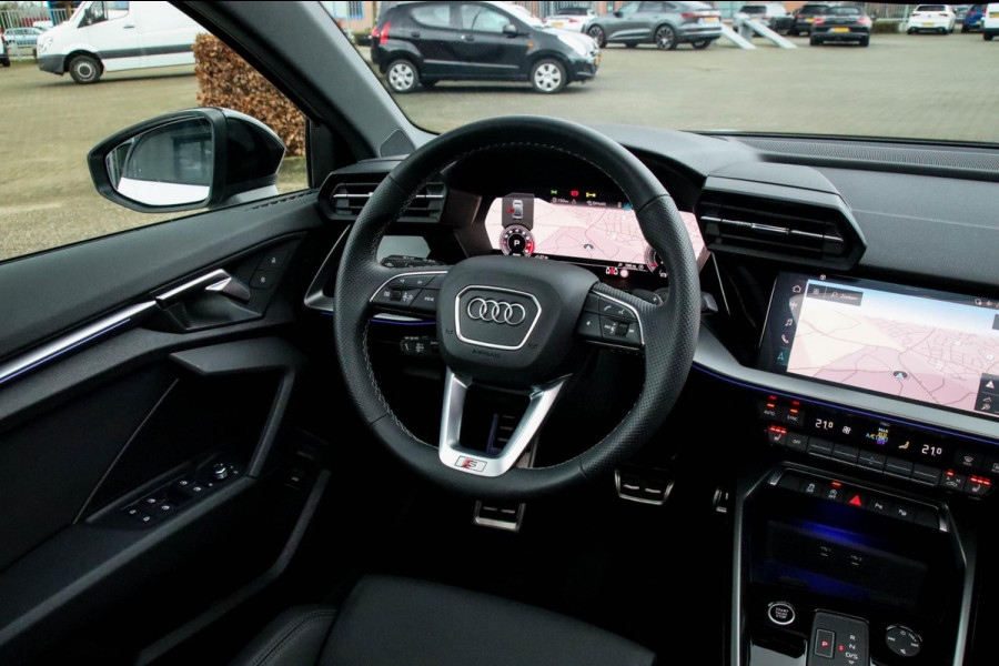 Audi A3 Limousine 35 1.5 TFSI S Edition One S-line 150pk S-Tronic Lederen kuipstoelen|Virtual Cockpit|Panoramadak|LED Matrix|Black