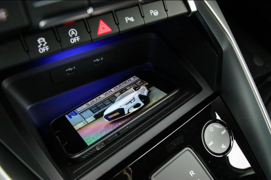 Audi A3 Limousine 35 1.5 TFSI S Edition One S-line 150pk S-Tronic Lederen kuipstoelen|Virtual Cockpit|Panoramadak|LED Matrix|Black