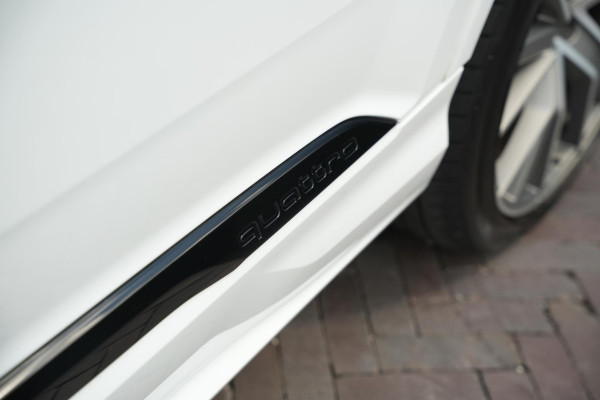 Audi Q7 60 TFSI e quattro Pro Line S Competition Panoramadak Luxe Leder Trekhaak Luchtvering 456 PK!