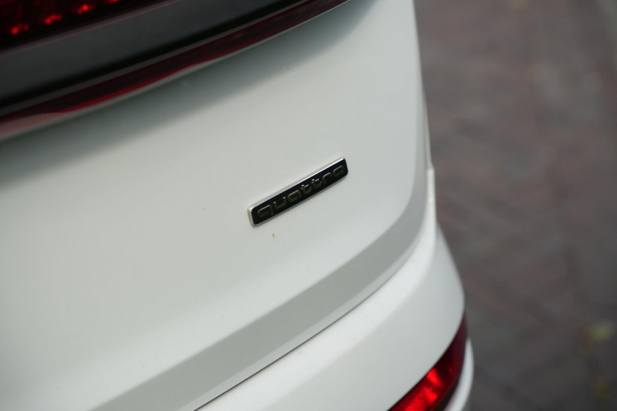 Audi Q7 60 TFSI e quattro Pro Line S Competition Panoramadak Luxe Leder Trekhaak Luchtvering 456 PK!