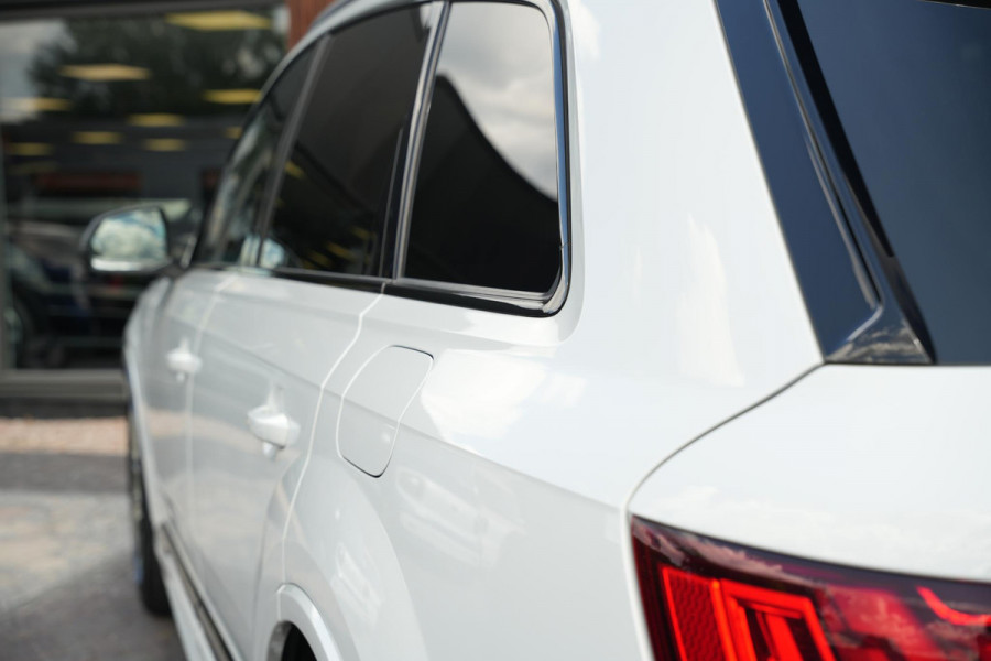 Audi Q7 60 TFSI e quattro Pro Line S Competition Panoramadak Luxe Leder Trekhaak Luchtvering 456 PK!