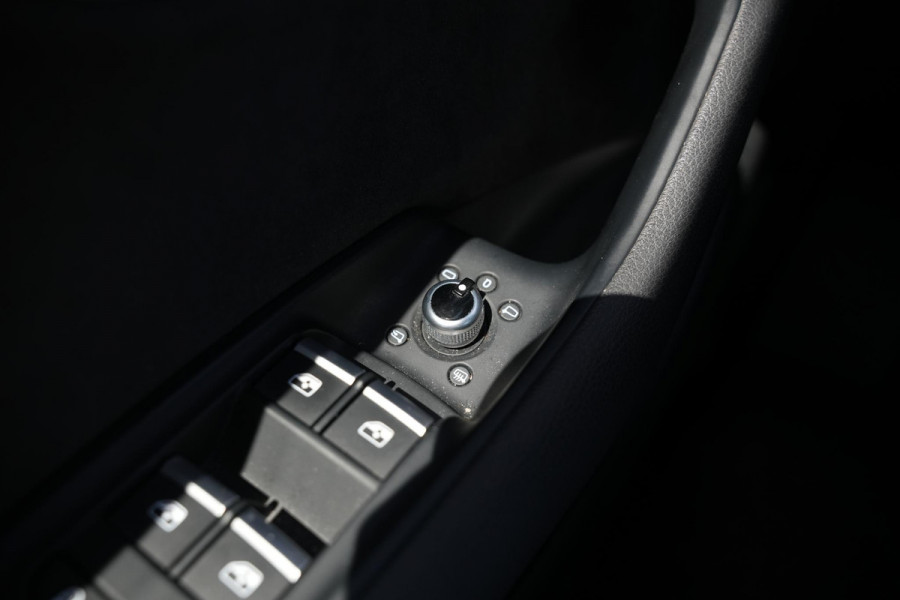 Audi Q7 60 TFSI e quattro Pro Line S Competition Panoramadak Luxe Leder Trekhaak Luchtvering 456 PK!