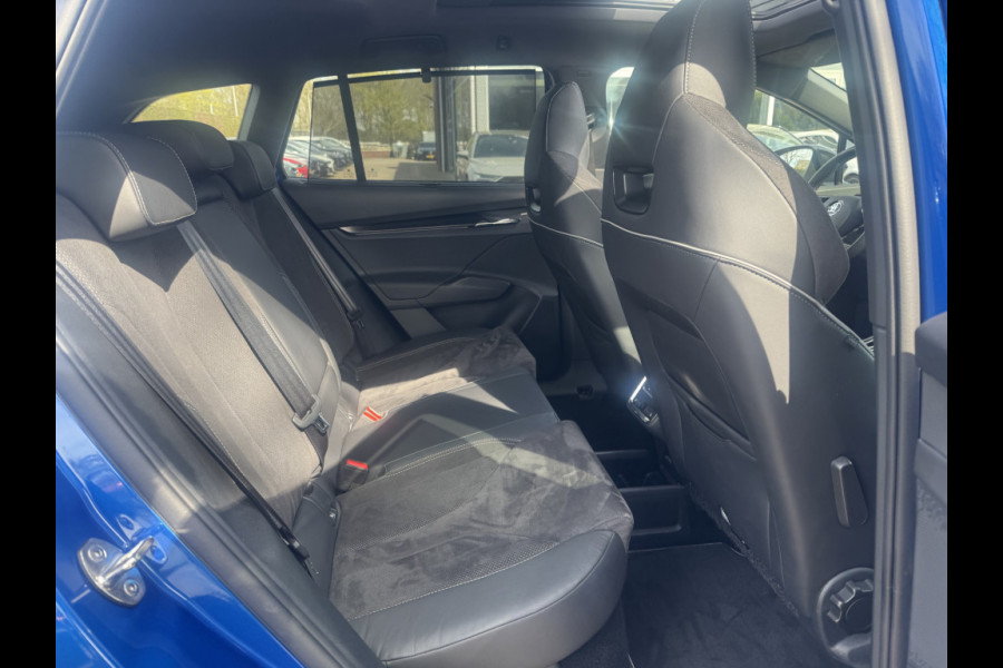 Škoda ENYAQ iV 60 Sportline / Trekhaak / Camera / Leer&Alcantara / Keyless / 20'' / CarPlay / Matrix LED / Stoelverwarming 4x / Dodehoek / DAB / ACC