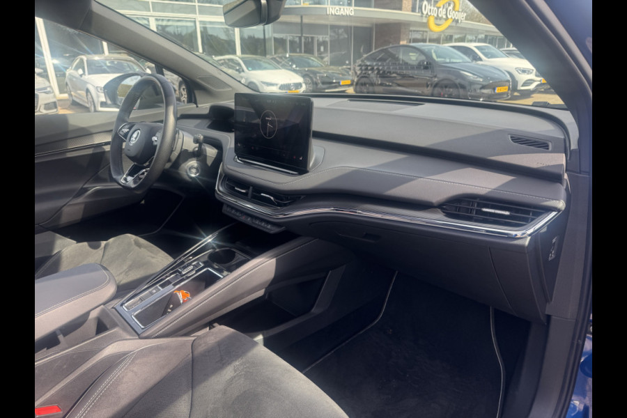Škoda ENYAQ iV 60 Sportline / Trekhaak / Camera / Leer&Alcantara / Keyless / 20'' / CarPlay / Matrix LED / Stoelverwarming 4x / Dodehoek / DAB / ACC