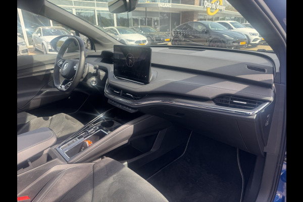 Škoda ENYAQ iV 60 Sportline / Trekhaak / Camera / Leer&Alcantara / Keyless / 20'' / CarPlay / Matrix LED / Stoelverwarming 4x / Dodehoek / DAB / ACC