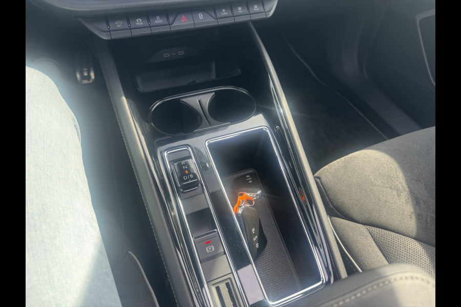 Škoda ENYAQ iV 60 Sportline / Trekhaak / Camera / Leer&Alcantara / Keyless / 20'' / CarPlay / Matrix LED / Stoelverwarming 4x / Dodehoek / DAB / ACC