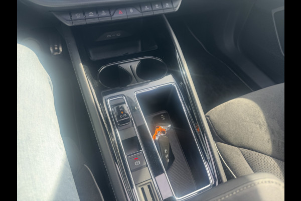 Škoda ENYAQ iV 60 Sportline / Trekhaak / Camera / Leer&Alcantara / Keyless / 20'' / CarPlay / Matrix LED / Stoelverwarming 4x / Dodehoek / DAB / ACC