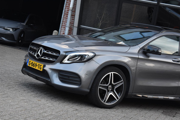 Mercedes-Benz GLA 180 AMG Line Pano Keyless Camera LED