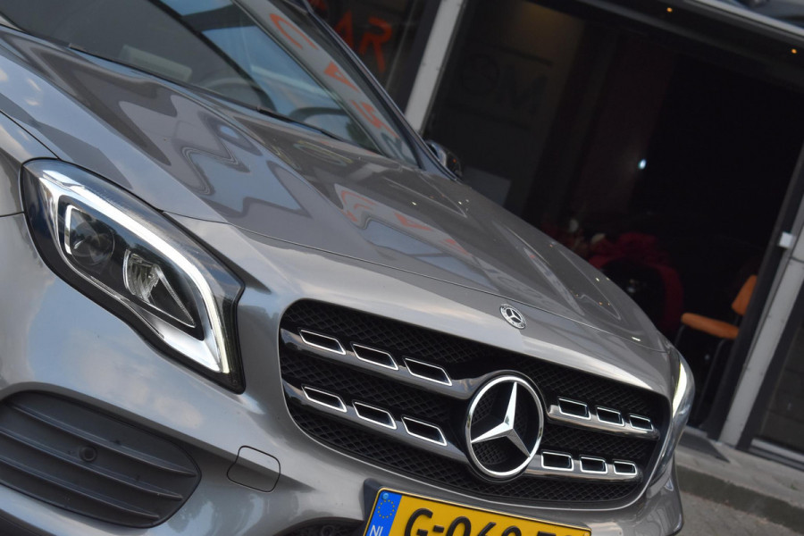 Mercedes-Benz GLA 180 AMG Line Pano Keyless Camera LED