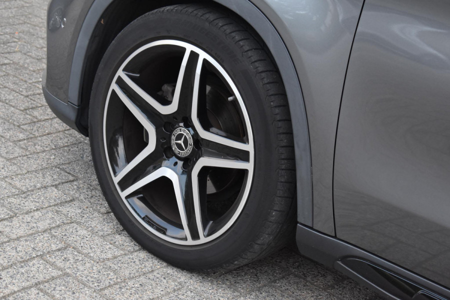 Mercedes-Benz GLA 180 AMG Line Pano Keyless Camera LED