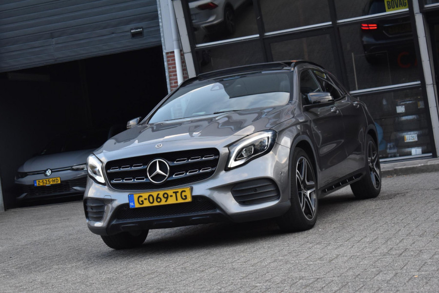 Mercedes-Benz GLA 180 AMG Line Pano Keyless Camera LED