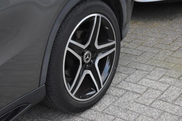 Mercedes-Benz GLA 180 AMG Line Pano Keyless Camera LED