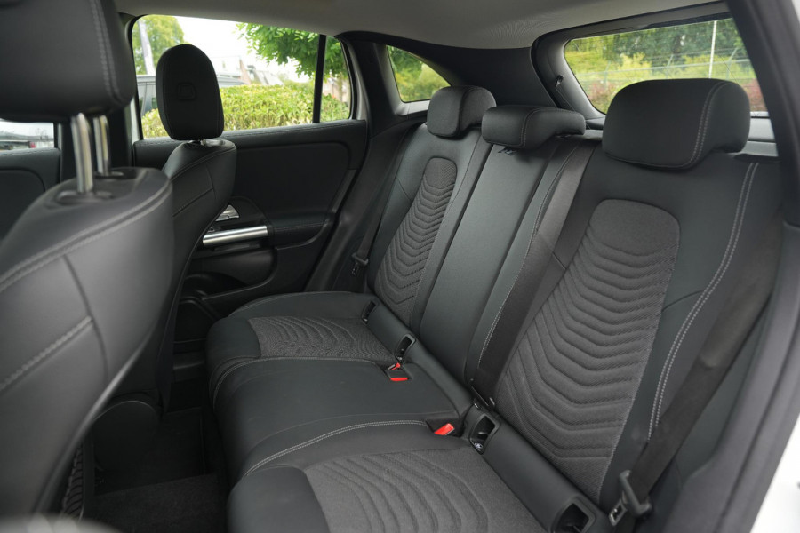 Mercedes-Benz GLA 250 e Business Solution Adapt. Cruise Stoelverw. LED Dodehoek