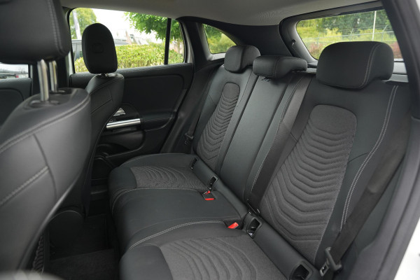 Mercedes-Benz GLA 250 e Business Solution Adapt. Cruise Stoelverw. LED Dodehoek