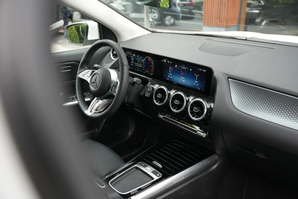 Mercedes-Benz GLA 250 e Business Solution Adapt. Cruise Stoelverw. LED Dodehoek