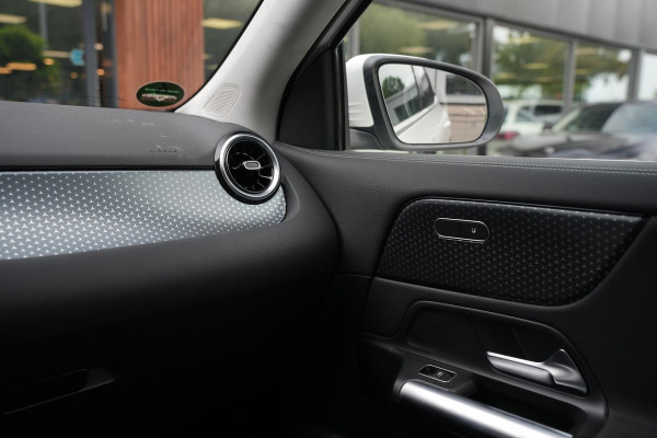 Mercedes-Benz GLA 250 e Business Solution Adapt. Cruise Stoelverw. LED Dodehoek