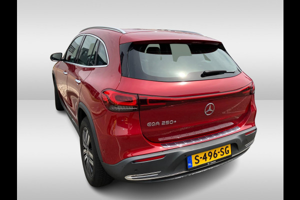 Mercedes-Benz EQA 250+ Luxury Line 71 kWh / SoH 93,4% / Camera / Leder / CarPlay / Keyless / 18'' / Stoelverwarming / DAB / Cruise Control