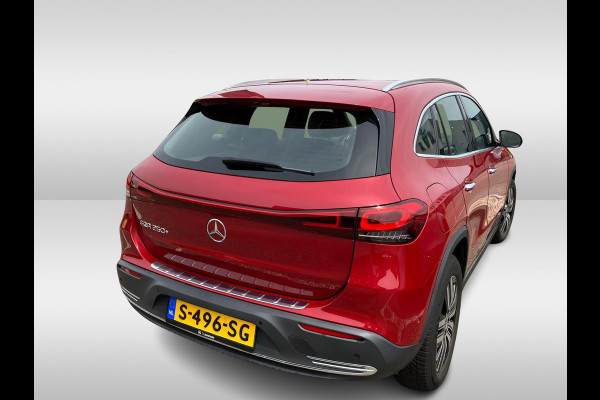 Mercedes-Benz EQA 250+ Luxury Line 71 kWh / SoH 93,4% / Camera / Leder / CarPlay / Keyless / 18'' / Stoelverwarming / DAB / Cruise Control