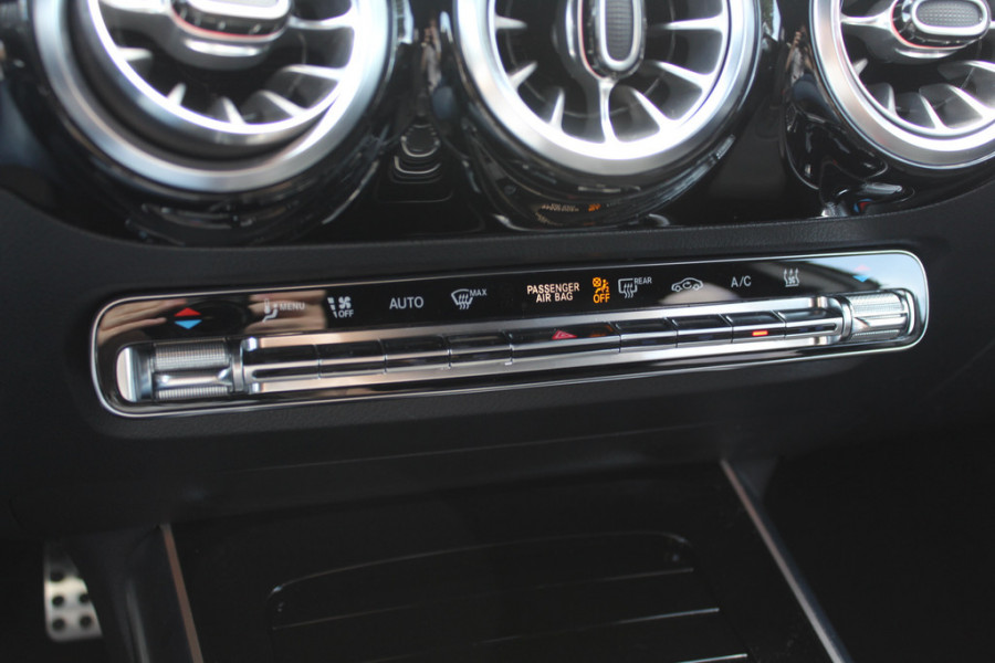 Mercedes-Benz EQA 250+ Luxury Line 71 kWh / SoH 93,4% / Camera / Leder / CarPlay / Keyless / 18'' / Stoelverwarming / DAB / Cruise Control