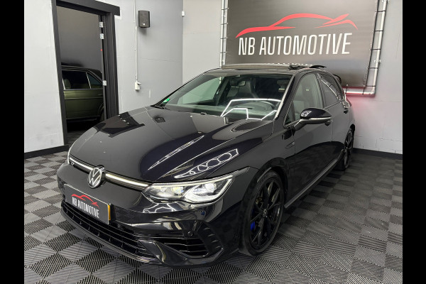 Volkswagen Golf 8 2.0 TSI R 4Motion Akra