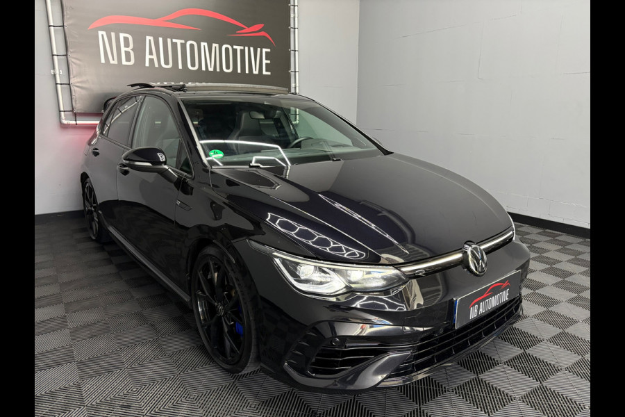 Volkswagen Golf 8 2.0 TSI R 4Motion Akra
