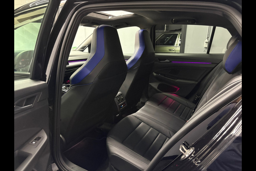 Volkswagen Golf 8 2.0 TSI R 4Motion Akra