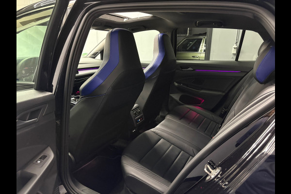 Volkswagen Golf 8 2.0 TSI R 4Motion Akra