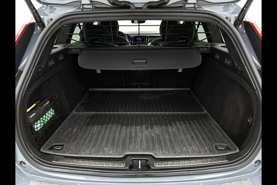 Volvo V60 2.0 T8 405PK Polestar Engineered Hybride AWD R-Design / Trekhaak / Panoramadak / Leder-Massage+Koel-Warm / 360Cam / Adap. Cruise / Apk 10-2027