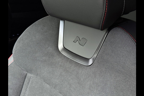 Hyundai Tucson NIEUWE AUTO 1.6 T-GDI PHEV N-LINE 360.CAMERA ELEK.KLEP ELEK.STOEL/GEHEUGEN VERWARMD/KOELING SUBWFR 19"LMV ZWARTE HEMEL STUURVERW PLUG IN HYBRIDE