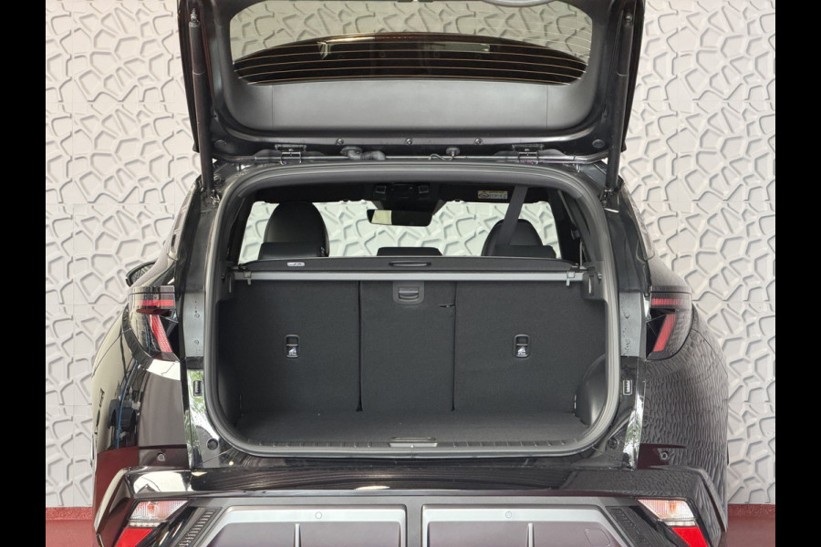 Hyundai Tucson 1.6 T-GDI PHEV LUXE N-LINE NIEUWE AUTO 360° CAMERA ELEK.KLEP ELEK.STOEL MET GEHEUGEN VERWARMD SUBWOOFER 19" LMV ZWARTE HEMEL STU PLUG IN HYBRIDE