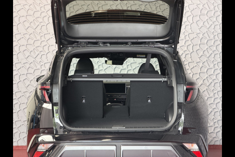 Hyundai Tucson 1.6 T-GDI PHEV LUXE N-LINE NIEUWE AUTO 360° CAMERA ELEK.KLEP ELEK.STOEL MET GEHEUGEN VERWARMD SUBWOOFER 19" LMV ZWARTE HEMEL STU PLUG IN HYBRIDE