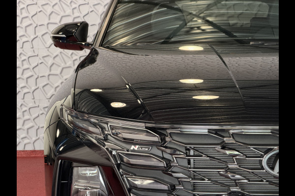 Hyundai Tucson 1.6 T-GDI PHEV LUXE N-LINE NIEUWE AUTO 360° CAMERA ELEK.KLEP ELEK.STOEL MET GEHEUGEN VERWARMD SUBWOOFER 19" LMV ZWARTE HEMEL STU PLUG IN HYBRIDE