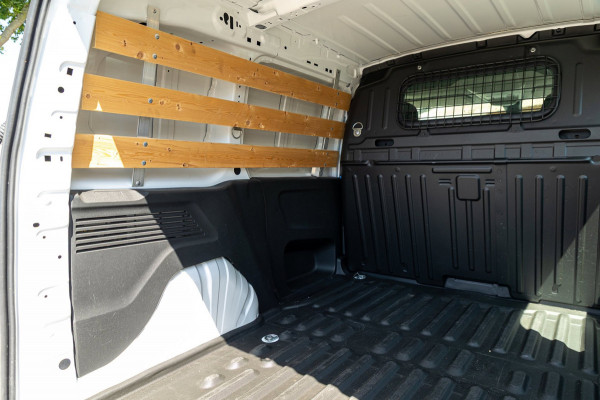 Peugeot Partner 1.2 PureTech 110 PK Premium Airco I Parkeersensoren I CarPlay I Android I Cruise I Navigatie I NAP