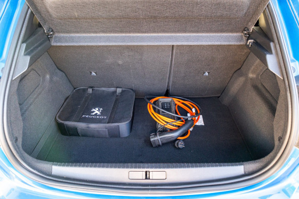 Peugeot e-208 EV Allure 50 kWh Soh 83% I Led I Half leder I Sfeerverlichting I Camera I Android I CarPlay I NL Auto I NAP