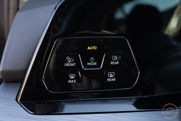 Volkswagen Golf 1.4 eHybrid Style Camera Elektrische stoelen Massage ACC